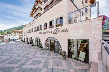 Zegg Duty Free Arcada (oua_58570636_image)