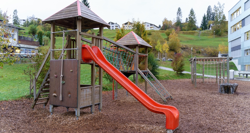 Spielplatz Schulhaus Flims Dorf (oua_58614044_image)