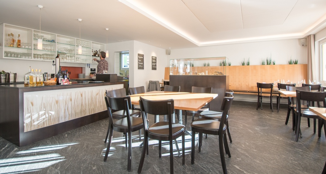 frisches Ambiente in der Gaststube