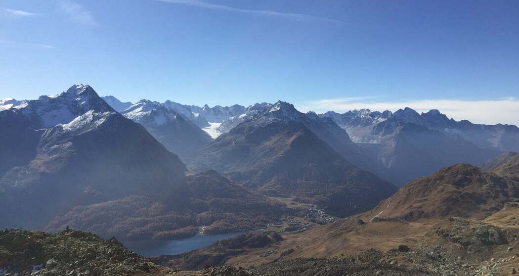 Aussicht von der Fuorcla Grevasalvas Richtung Engadin und Bergell