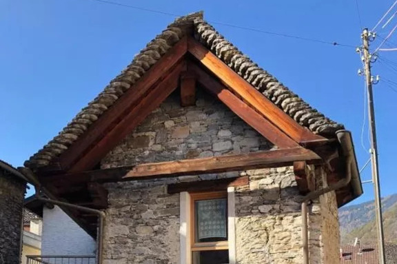 Il rustico visto dalla strada