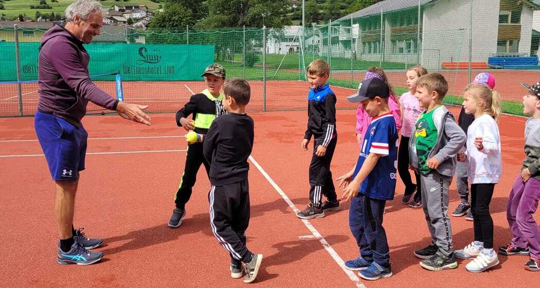 Tennis (oua_600121351_image)