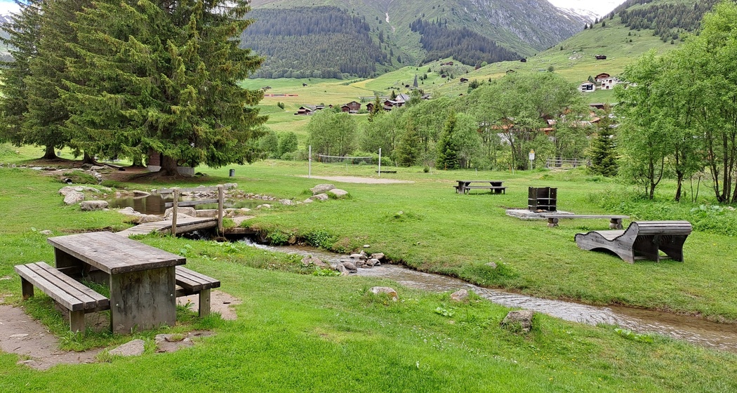 Feuerstelle und Picknickplatz Plaun da pors