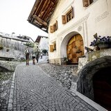 Se promener dans le village de Sent