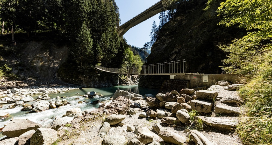 Hängebrücke Punt da Suransuns