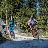 Chemin de gravier près de Guina Grotta