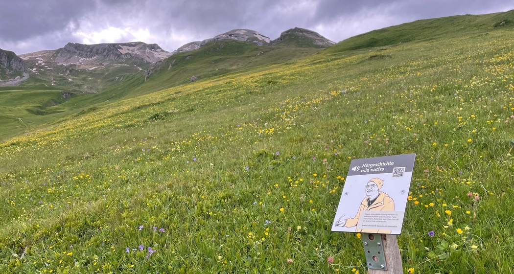 Station für Hörgeschichte mia natira entlang des Weges