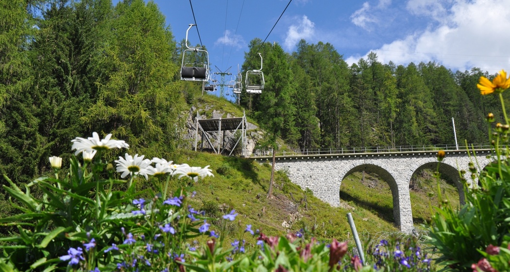 Hoch hinaus mit den Sportbahnen Bergün