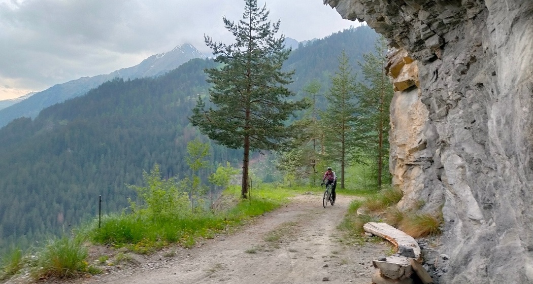 Der "Tunnelweg" im Safiental