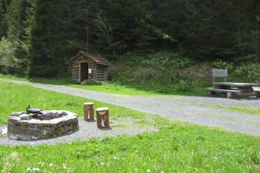 Grillstation Feuerstelle Brünst Seeli