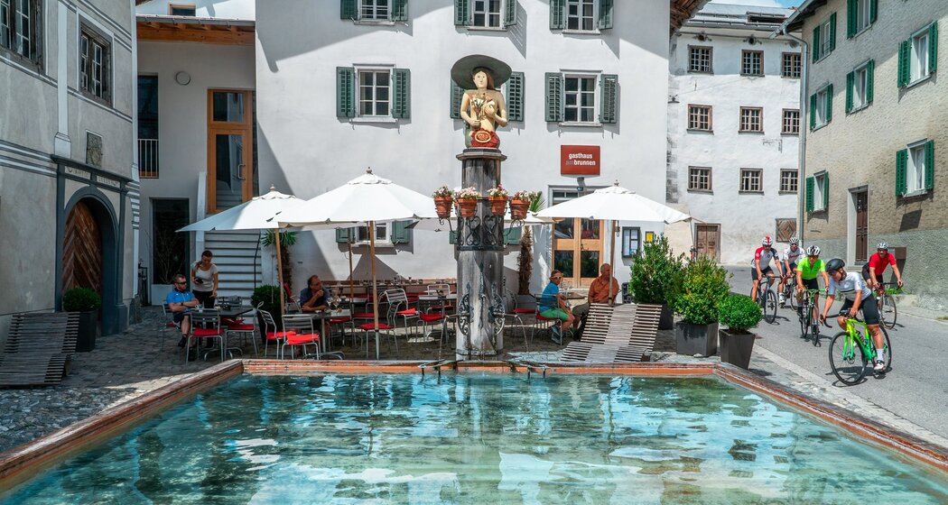 Grösster Holzbrunnen Europas: Dorfbrunnen von Valendas