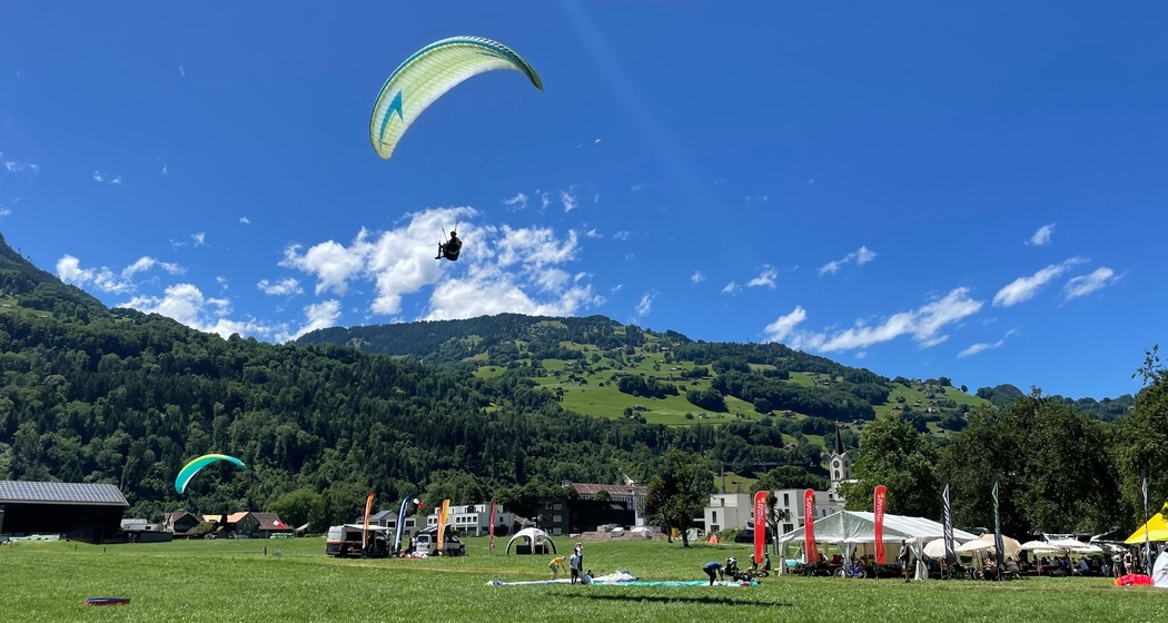 Gleitschirmfliegen am Flumserberg (oua_604435814_image)