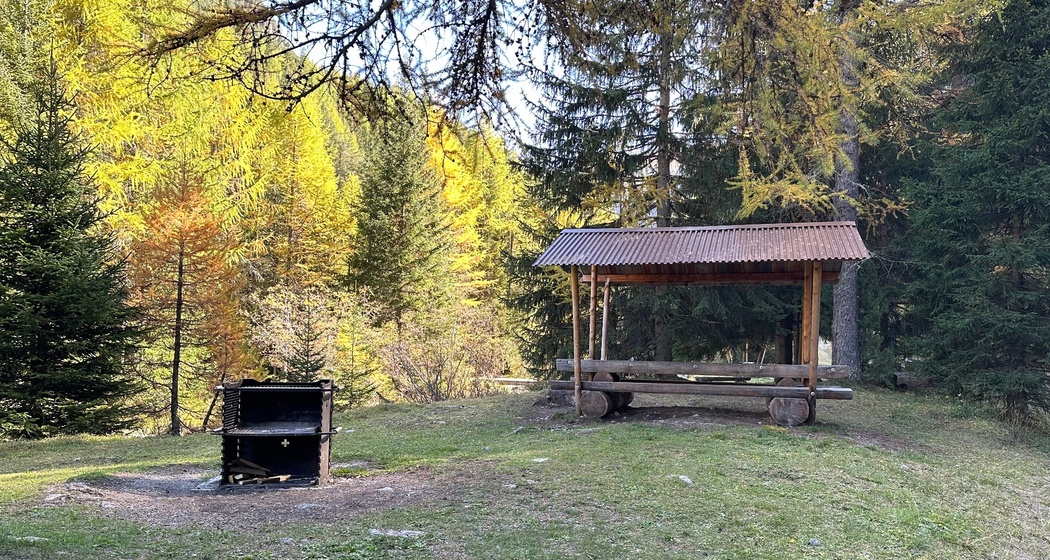 Feuerstelle und Kinderspielplatz Val Chamuera (oua_604488701_image)