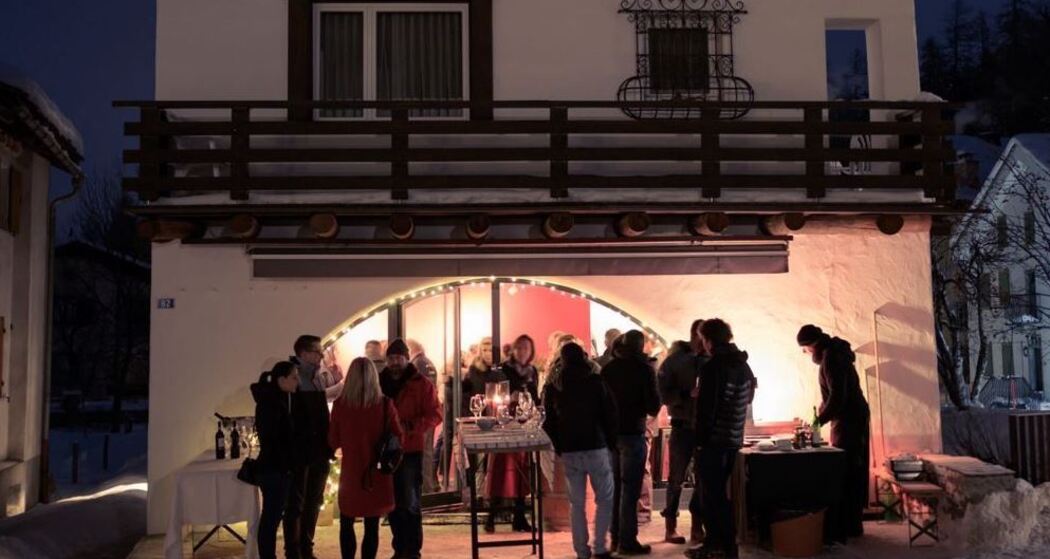 Wein- & Apérobar Vis-à-vis (oua_604533079_image)