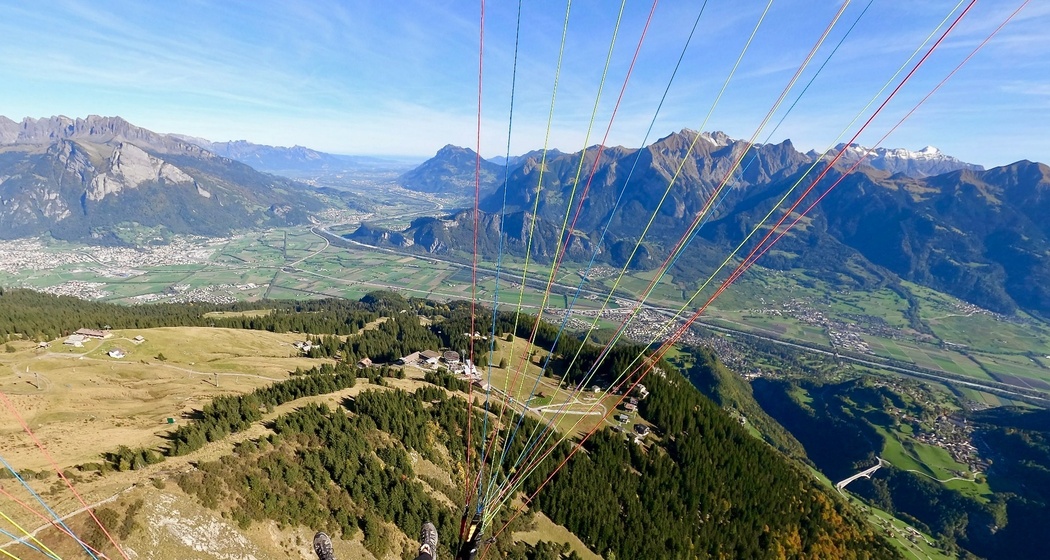 Gleitschirm Tandemfliegen im Heidiland (oua_604535437_image)