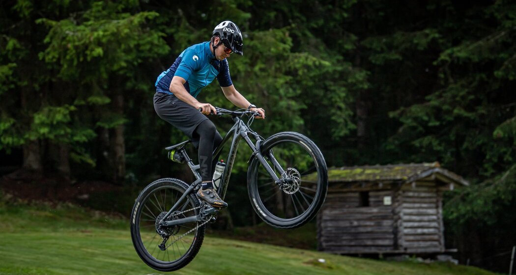 Kurzer Bunny Hop in Siat, bevor es richtig los geht.