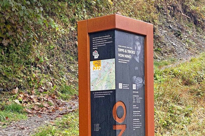 Infosäule Peiden Bogn : design by judith brennwald