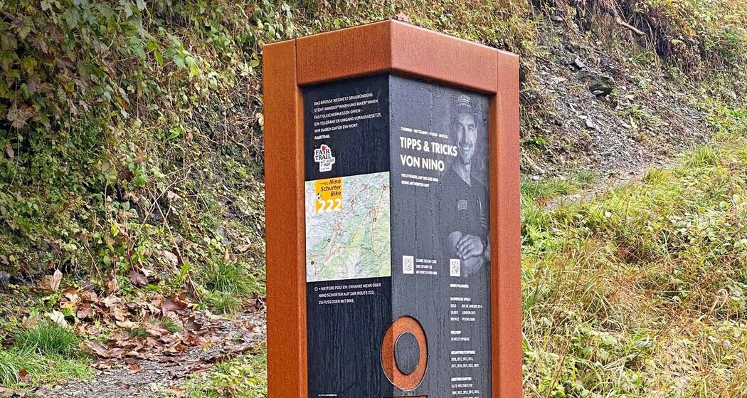 Infosäule Peiden Bogn: design by judith brennwald