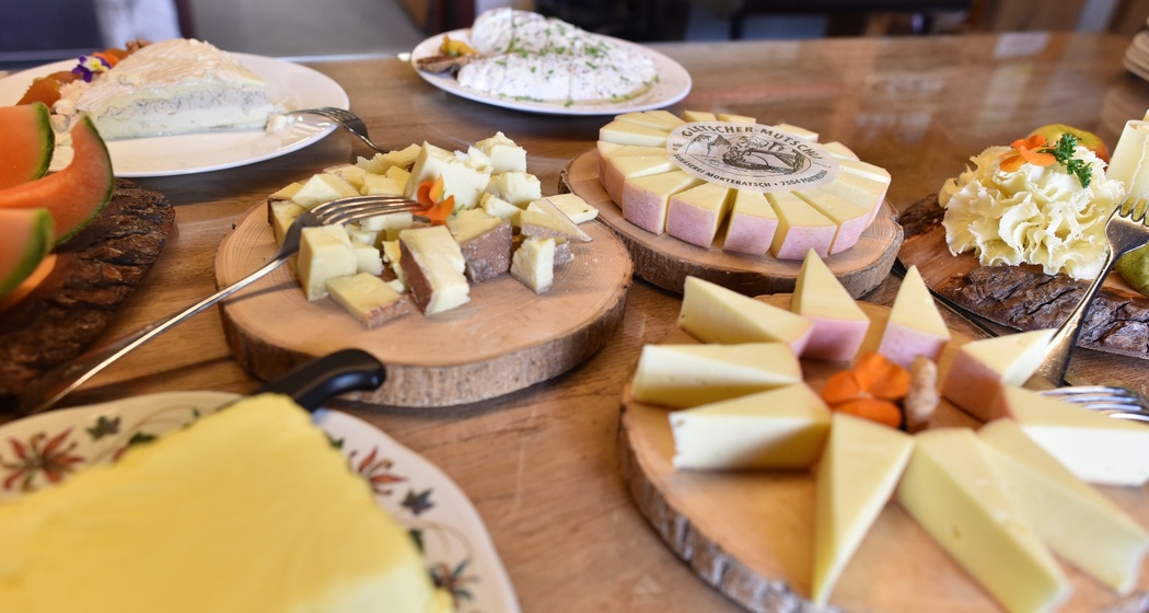 Alp-Schaukäserei Morteratsch (oua_605631864_image)