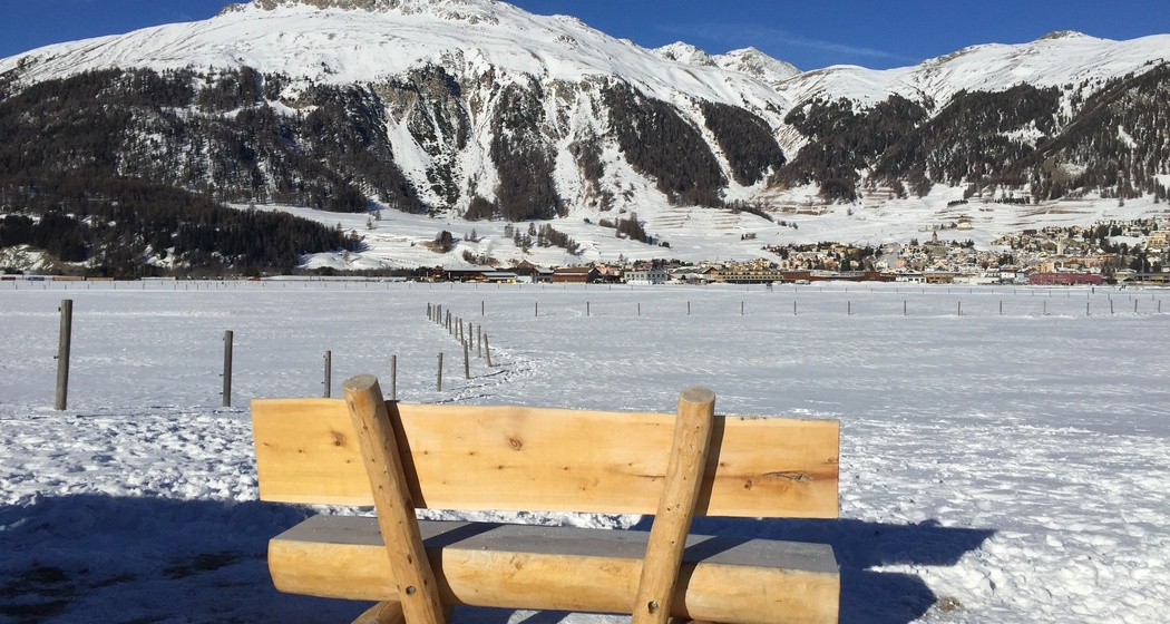 Sitzbänke neuer Flaz (oua_605633220_image)