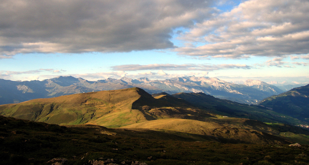 Sicht vom Um Su in Richtung Piz Mundaun
