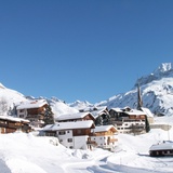 St. Antoenien mit Bick auf den Schollberg