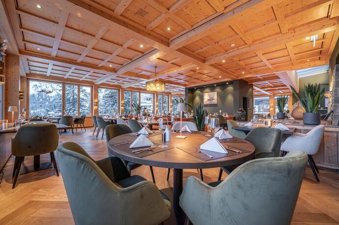 waldhotel-arosa-zauberberg-abend-2355