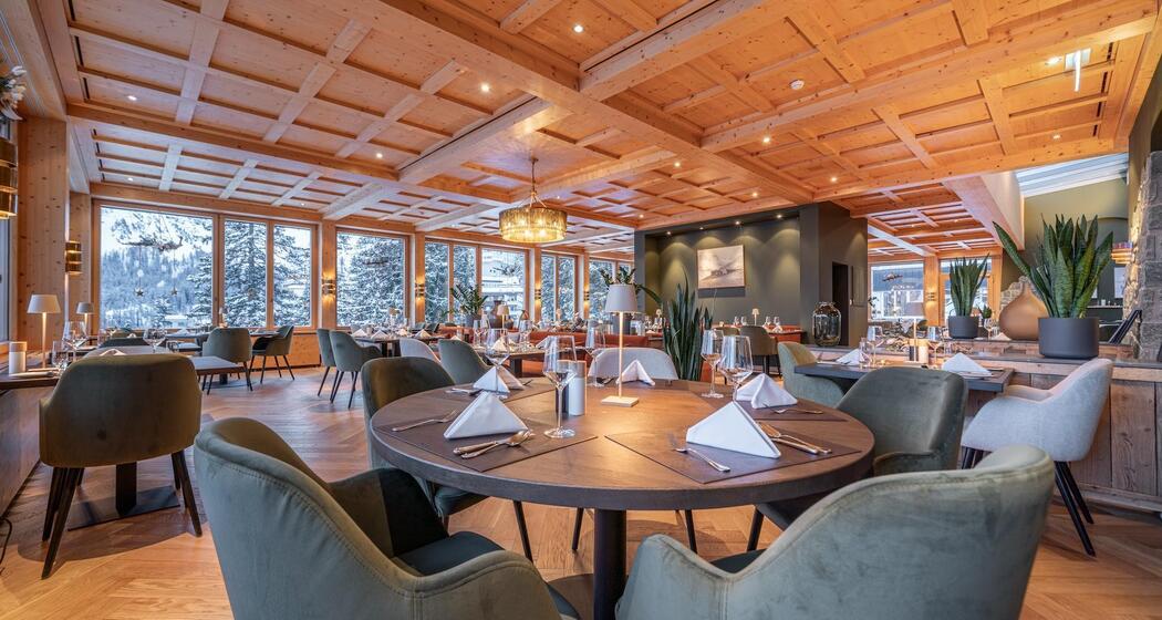 waldhotel-arosa-zauberberg-abend-2355