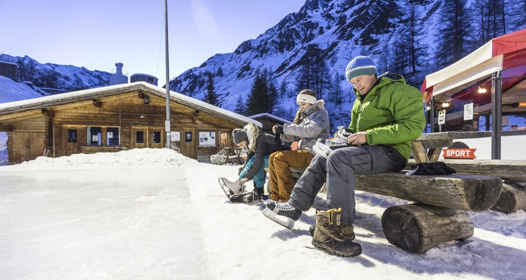 Samnaun Dorf Votlas – Eisplatz Clis da Ravaisch (W7a) (oua_607879559_image)