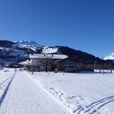 Sonnig und komfortabel bei Tschentaneras unterhalb von Sevgein