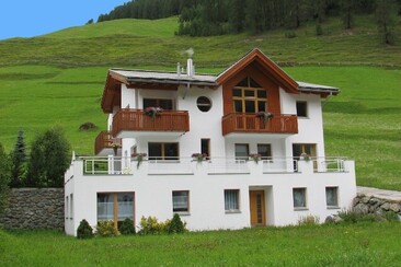 Apartment MEZPRA im Sommer