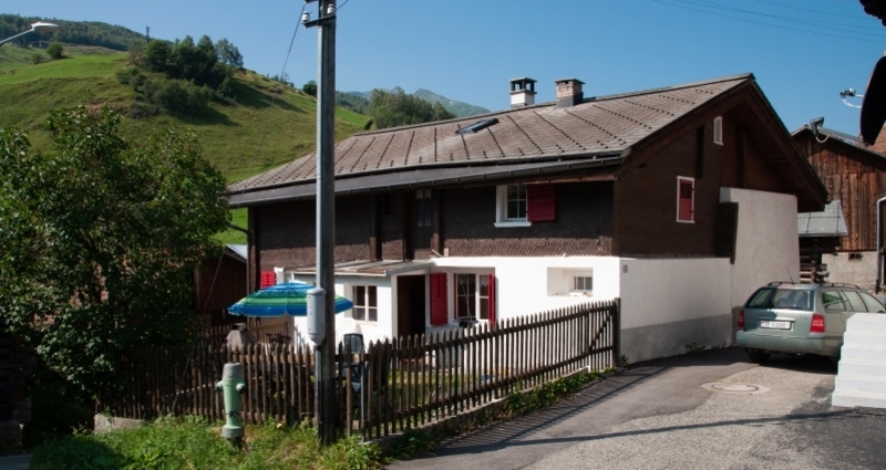 Casa Carli Garteneingang