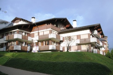 Aussenansicht Sommer