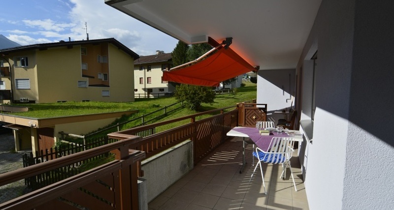 Terrasse mit Zugang zum Garten