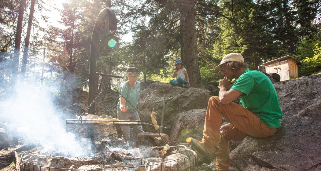 Feuerstelle beim Wasserfall Sanaspans (oua_60896195_image)