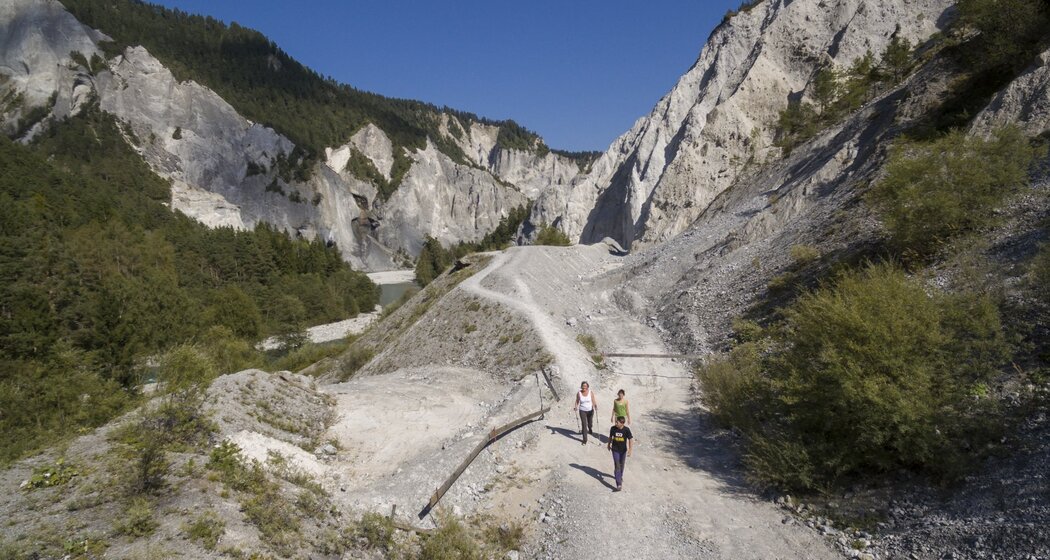 Zwischen Valendas und Versam gibts die höchsten Felswände