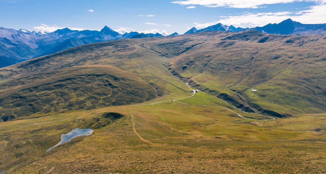Das Panorama vom Pèz Sezner mit Sicht in Richtung Alp Nova