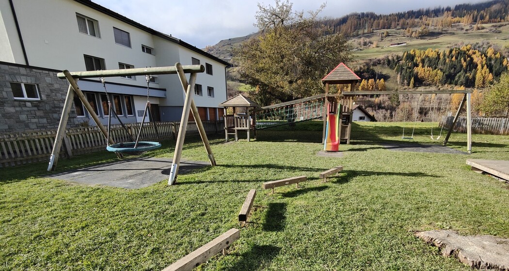 Spielplatz Kindergarten / Scoleta Zillis (oua_611519337_image)