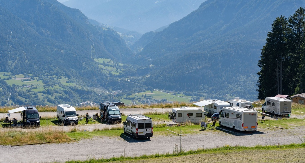 Aussicht vom Stellplatz +plus+ Heinzenberg-Lescha