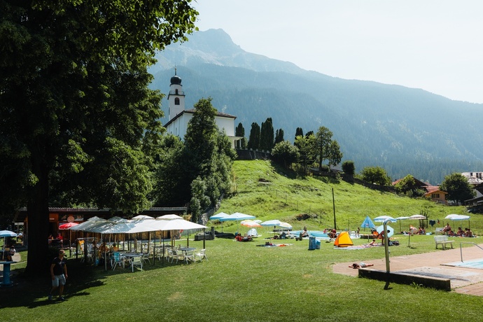 Restaurant Piscine en plein air Andeer (oua_611519514_image)
