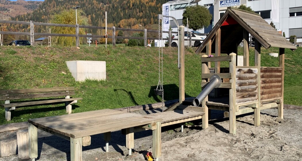 Spielplatz Paspels Cureia (oua_611519877_image)