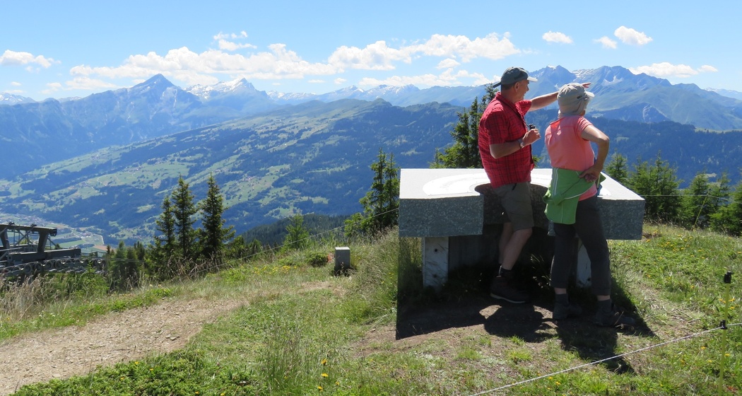 Aussichtspunkt Bergstation Sesselbahn Feldis-Mutta (oua_611520081_image)