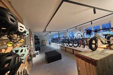 Il Nucleus – Bike Store & Trailschool (oua_611571472_image)