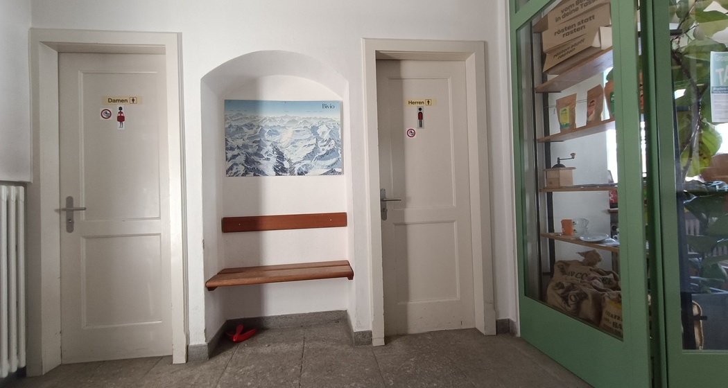 Öffentliche Toilette ehemaliges Postgebäude Bivio (oua_612020703_image)