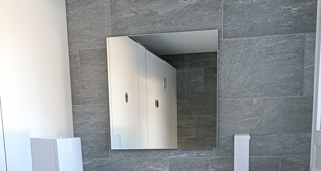 Öffentliche Toilette beim Mehrzweckgebäude Bivio (oua_612021015_image)