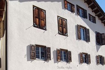 Öffentliche Toilette scola viglia Salouf (oua_612249443_image)