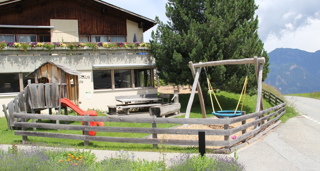 Spielplatz Gemeindehaus Urmein (oua_612633432_image)