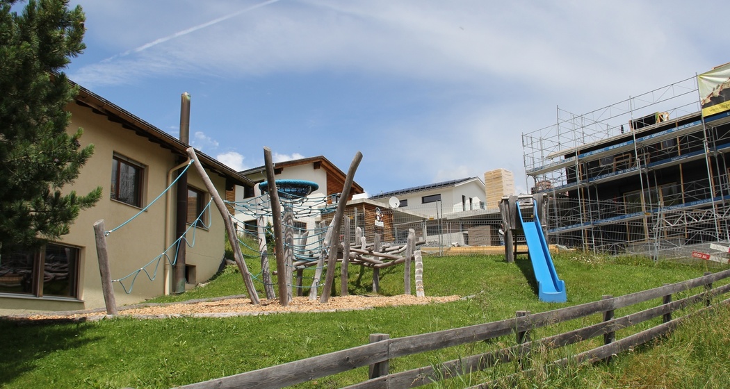 Spielplatz Gemeindehaus Urmein (oua_612633433_image)