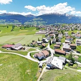 Villaggio di Brigels visto dal drone