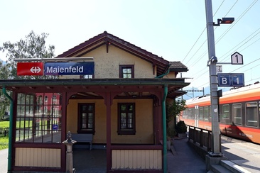 Bahnhof Maienfeld.